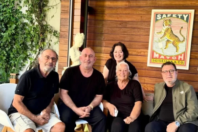 Kalp krizi geçiren Cem Yılmaz’dan mutlu aile fotoğrafı
