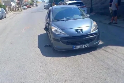 Manavgat’ta yolun karşı tarafına geçmeye çalışan yayaya otomobil çarptı

