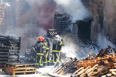 Palet fabrikasında korkutan yangın
