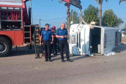 Ceyhan’da minibüs ile otomobil çarpıştı: 1 ölü, 3 yaralı

