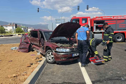 Gaziantep’te iki otomobil çarpıştı: 5 yaralı

