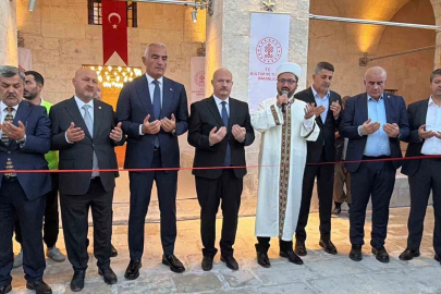 Depremde hasar gören tarihi Musalla Camii yeniden ibadete açıldı
