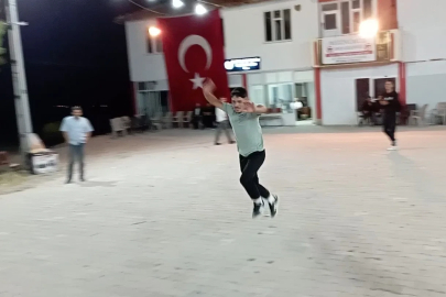 Taklacı gençler viral oldu
