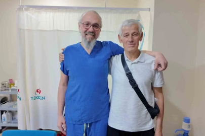 Mide kanserli hastaya, kapalı ameliyat yöntemiyle yeni sindirim sistemi yapıldı
