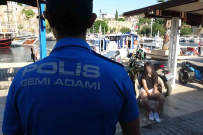 Denizde mahsur kalan 15 yaşındaki kız çocuğu kurtarıldı
