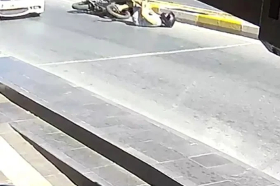 Yayaya çarpmamak için fren yapınca devrilen motosikletteki 2 kişi yaralandı
