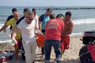 Denizde hareketsiz bulunan vatandaş için dakikalarca kalp masajı yapıldı
