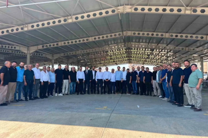 Bakan Kurum, AK Parti Milletvekili Kemal Çelik’in ağabeyinin mevlidine katıldı

