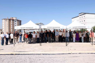 Kayseri Üniversitesi’nde Bilişim Teknolojileri MYO Binasının Temel Atma Töreni gerçekleştirildi
