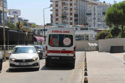 Apartmanın merdivenlerinden düşen yaşlı adam hastanelik oldu
