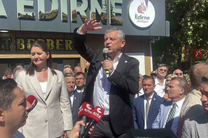 Özgür Özel’den peş peşe gaflar: Eski partisi CHP dedi, ardından İYİ Parti dedi

