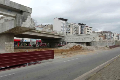 Trabzon’da Reşadiye Viyadüğünde yıkım çalışmaları sürüyor
