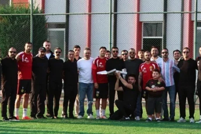 Eskişehirspor Taraftarlar Birliği’nden takıma ve teknik ekibe ziyaret
