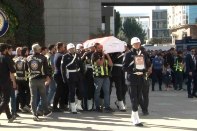 Şehit polisi son yolculuğuna meslektaşları uğurladı
