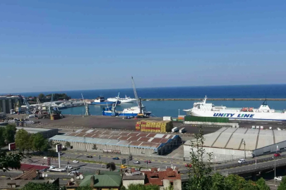 Dron saldırısına uğrayan Ro-Ro gemisi Trabzon Limanı’na demirledi
