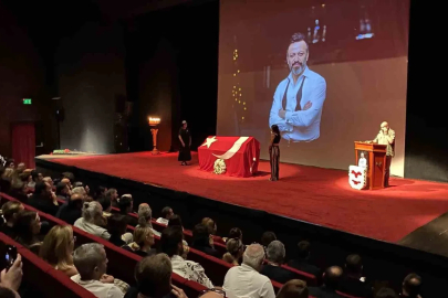 Ünlü oyuncu Serhat Kılıç için duygusal anma: 30 yıl yetmedi Serhat seni çok özleyeceğim
