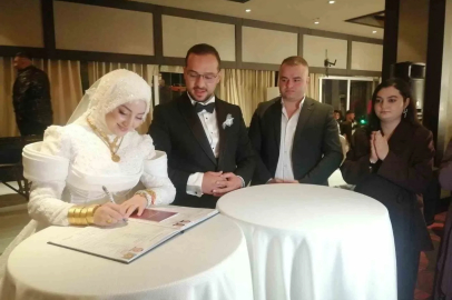 Budak ailesinin mutlu günü
