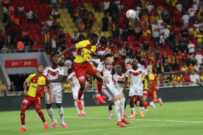 Trendyol Süper Lig: Göztepe: 0 - Gaziantep FK: 4 (İlk yarı)
