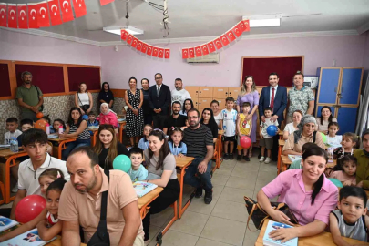 Aydın’da okula ilk adım atan minikler yalnız kalmadı
